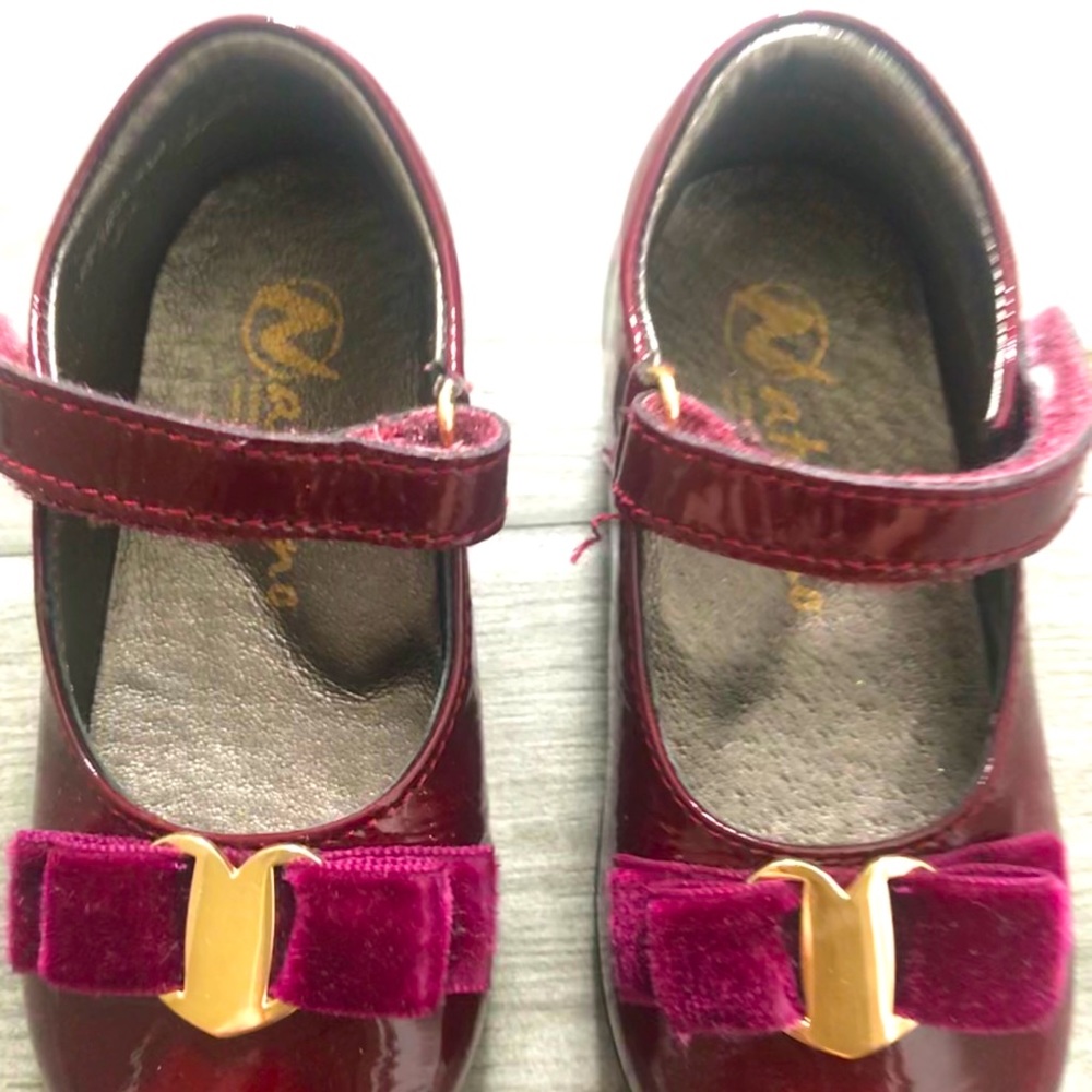 Naturino toddler girl patent mary jane size 6.5